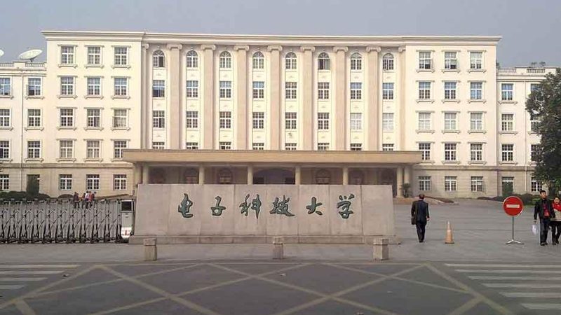 除了封装尺寸外，以下因素也会影响贴片电阻的功率承载能力：